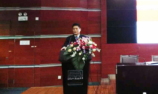 在北京师范大学2016年“物联网国际会议-IIKI2016”上。诺亚体育董事长杨冰之并“物联网及中国发展现状、政策与发展前瞻”为题作精彩演讲。