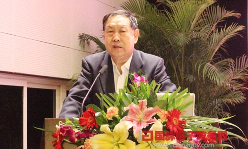 在"2014中国智慧政府发展年会"上，电子政务权威专家、国家行政学院教授汪玉凯发表主题演讲